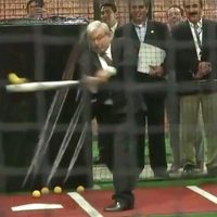 AMLO: 'estoy bateando arriba de 300”; inaugura el Salón de la Fama