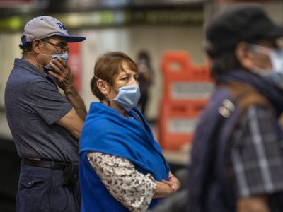 CDMX recomienda usar cubrebocas en escuelas, transporte público y hospitales