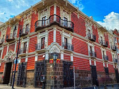 Puebla investiga caso de mujer que se tomó fotos para adultos dentro del museo del Alfeñique