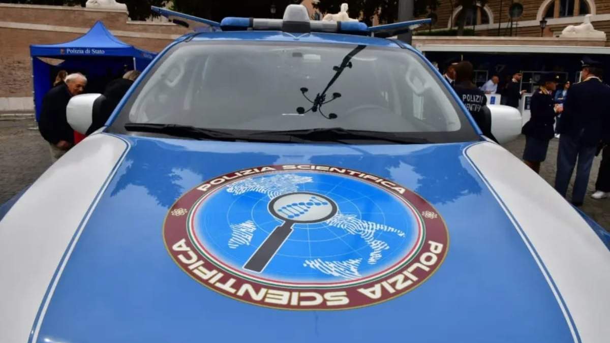 Una patrulla de la policía italiana
