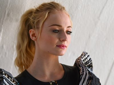 Sophie Turner vive su embarazo con total frescura e impone tendencia con su estilo "effortless"