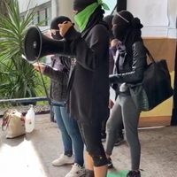 Mujeres Organizadas de la Facultad de Economía entregan instalaciones a la UNAM
