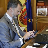 El último llamado fue el domingo a la noche: la peor noticia que recibió el rey Felipe