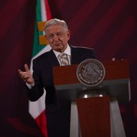 AMLO rechaza acusaciones contra Ebrard: "Tengo que defender a Marcelo"