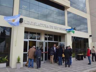 Atención Río Negro: cerró la Legislatura por un caso positivo de coronavirus