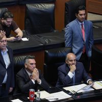 Priistas cuestionan cerco en el Senado mientras se debate sobre el pleito entre Alito y Noroña
