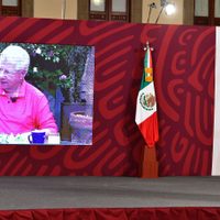AMLO se burla de dichos de Alazraki sobre que soldados vestidos de civil fueron a inaugurar el AIFA