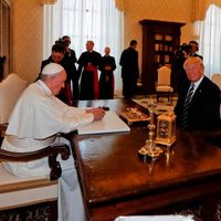 El Papa y Trump: El juego de los símbolos