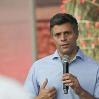Venezuela pide a la Interpol "alerta roja" contra el opositor Leopoldo López