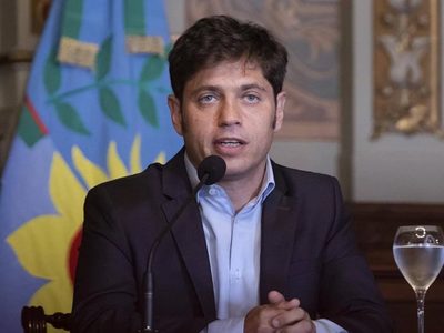 "Regala dinero como si fuera de él”: dura crítica de la oposición a Kicillof por el bono de $50.000