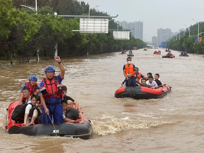 Aguaceros en Beijing provocan inundaciones y baten un récord de al menos 140 años; hay 21 muertos