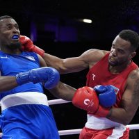 El bicampeón olímpico Julio César La Cruz pierde ante desertor cubano en boxeo