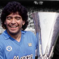 Tristeza en Europa por el fallecimiento de Maradona; UEFA destaca su paso por el Nápoles
