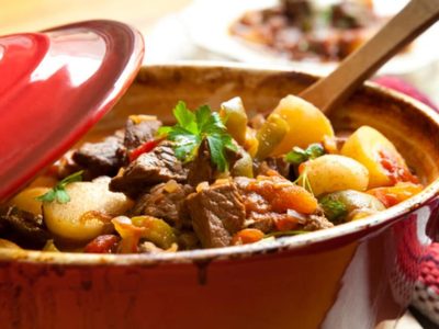 En pocos pasos, prepará esta receta de guiso campero para disfrutar los días de frío