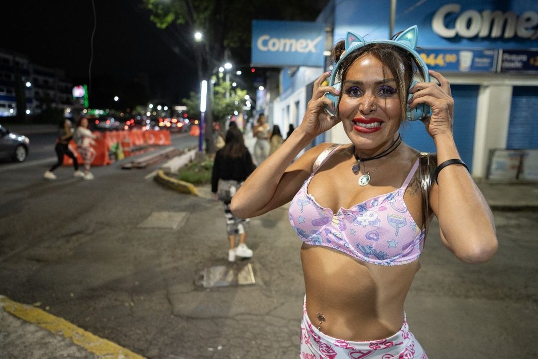 sexoservidora audífonos Foto Miguel Dimayuga