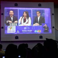 Con frascos y botellas, Brugada y Taboada cruzan acusaciones sobre el agua