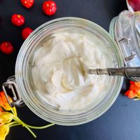 Yogurt vegano casero con solo un ingrediente: la receta más rica y fácil, para no gastar de más