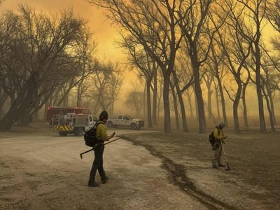 Incendios descontrolados avanzan por el norte de Texas y afectan a tareas en instalación nuclear