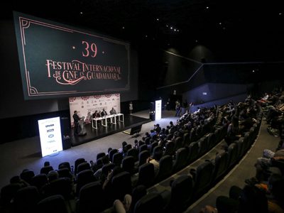 El cineasta Álex de la Iglesia, la actriz Najwa Nimri y el rapero C. Tangana en el Festival de Cine de Guadalajara