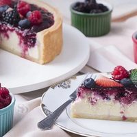 Torta de ricota con frutos rojos: una receta tentadora para una merienda de invierno perfecta