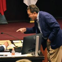 Diputado Héctor Yunes amenaza e insulta a secretario de finanzas en el Congreso de Veracruz (Video)