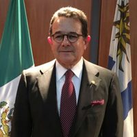 Exigen en San Lázaro el cese de Francisco Arroyo Vieyra, embajador en Uruguay