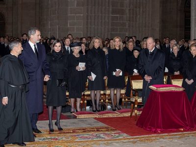 Es mayor que Leonor: la hija que conmociona a la familia del Rey Felipe