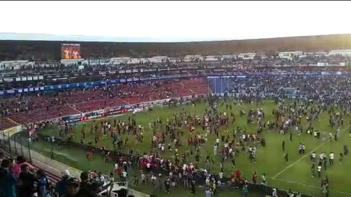 Batalla campal en el estadio La Corregidora