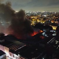 Así enfrentó Sandra Cuevas a Martí Batres en pleno incendio en Plaza Oasis