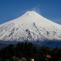 Descartan que la actividad eruptiva del volcán Villarrica pueda afectar al territorio argentino
