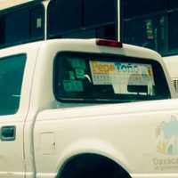 Denuncian propaganda de Estefan Garfias en vehículo de Salud de Oaxaca