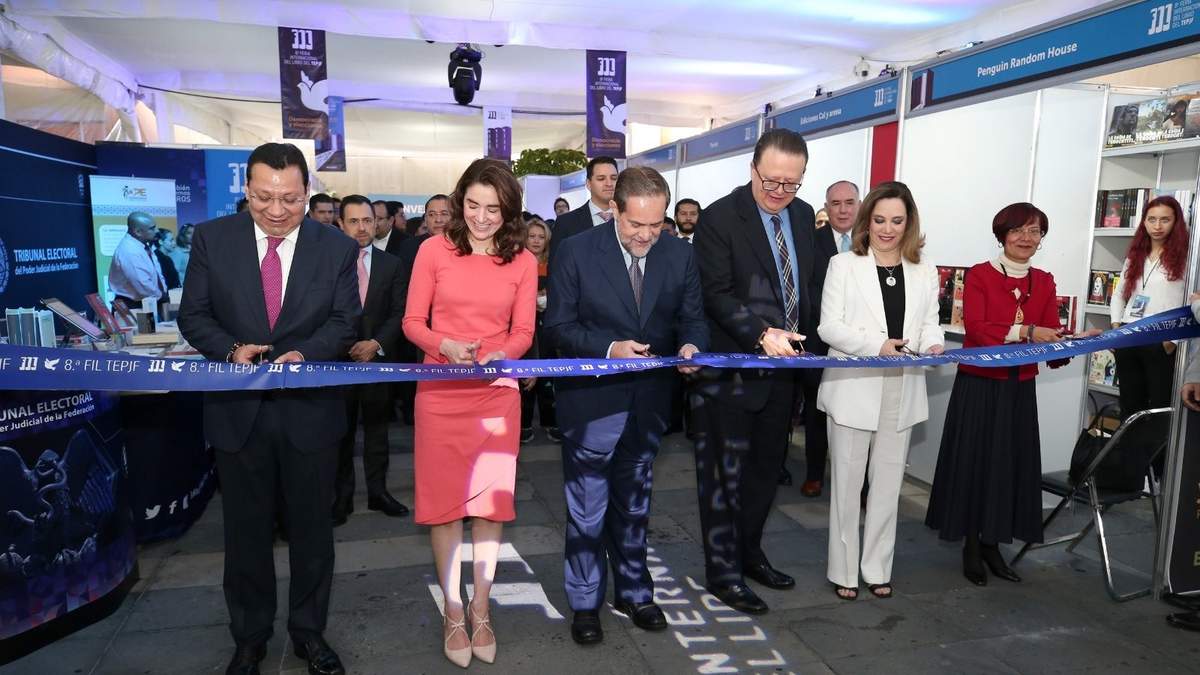 Fuentes y Ravel inauguraron 8ª Feria Internacional del Libro del TEPJF