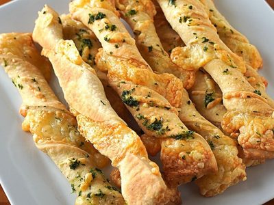 Palitos de queso con 2 ingredientes: una receta fácil y rápida para comer bien rico
