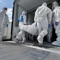 Ucrania y Rusia intercambian más de mil cuerpos de soldados caídos