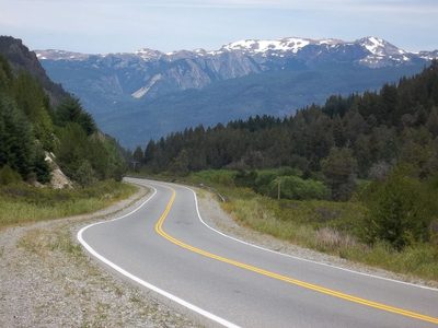 Cerca de Villa La Angostura: fuerte accidente sobre ruta 40