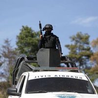 Emboscan y asesinan al menos a ocho policías comunitarios en Coahuayana, Michoacán