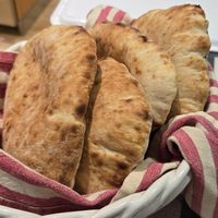 Pan pita con Zaatar: la receta árabe irresistible que te encantará para picotear algo salado y rico