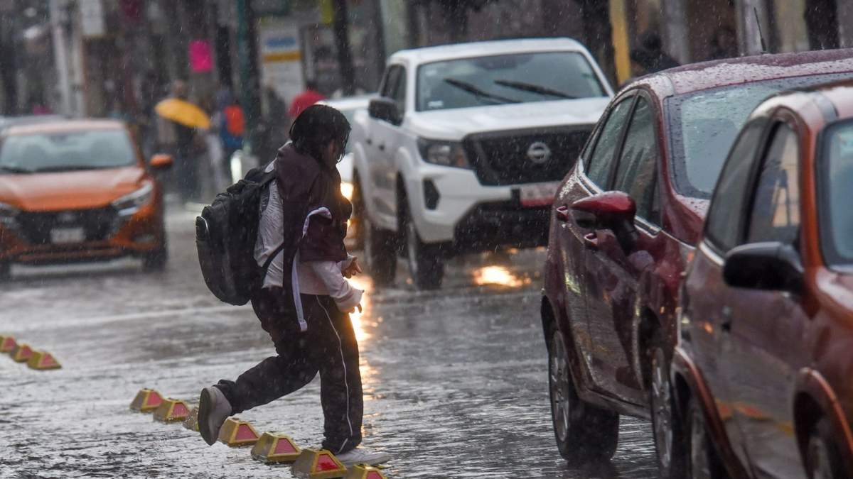 Se pronostican este miércoles lluvias puntuales muy fuertes en el Estado de México, acompañadas con descargas eléctricas