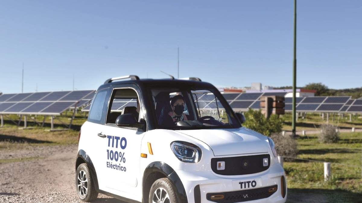 El modelo Tito de la compañía sanluiseña homónima, una de las cuatro que producen autos eléctricos en el país. Fuente: (Twitter)