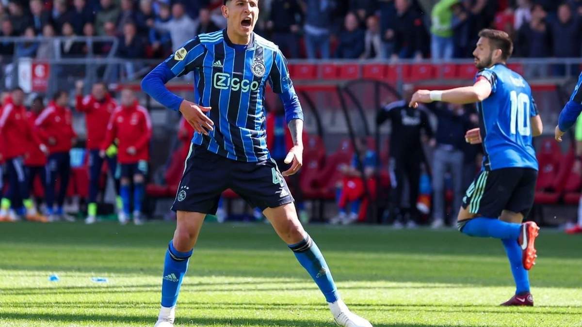 El mexicano durante el encuentro de este domingo