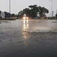 El temporal en Neuquén dejó lluvias intensas, anegamientos puntuales y cortes de luz en la ciudad