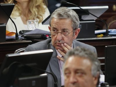 Cobos arremetió contra el Ejecutivo por las leyes suspendidas