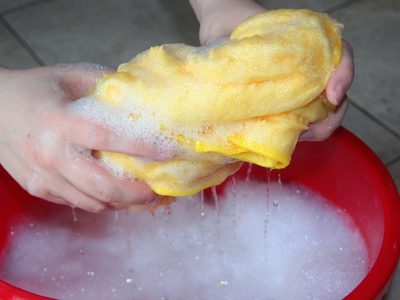 Cómo quitar las manchas de humedad de las paredes con solo un elemento