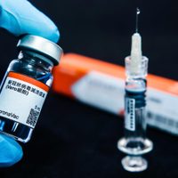 Después de la polémica, Brasil comprará 46 millones de dosis de la vacuna china