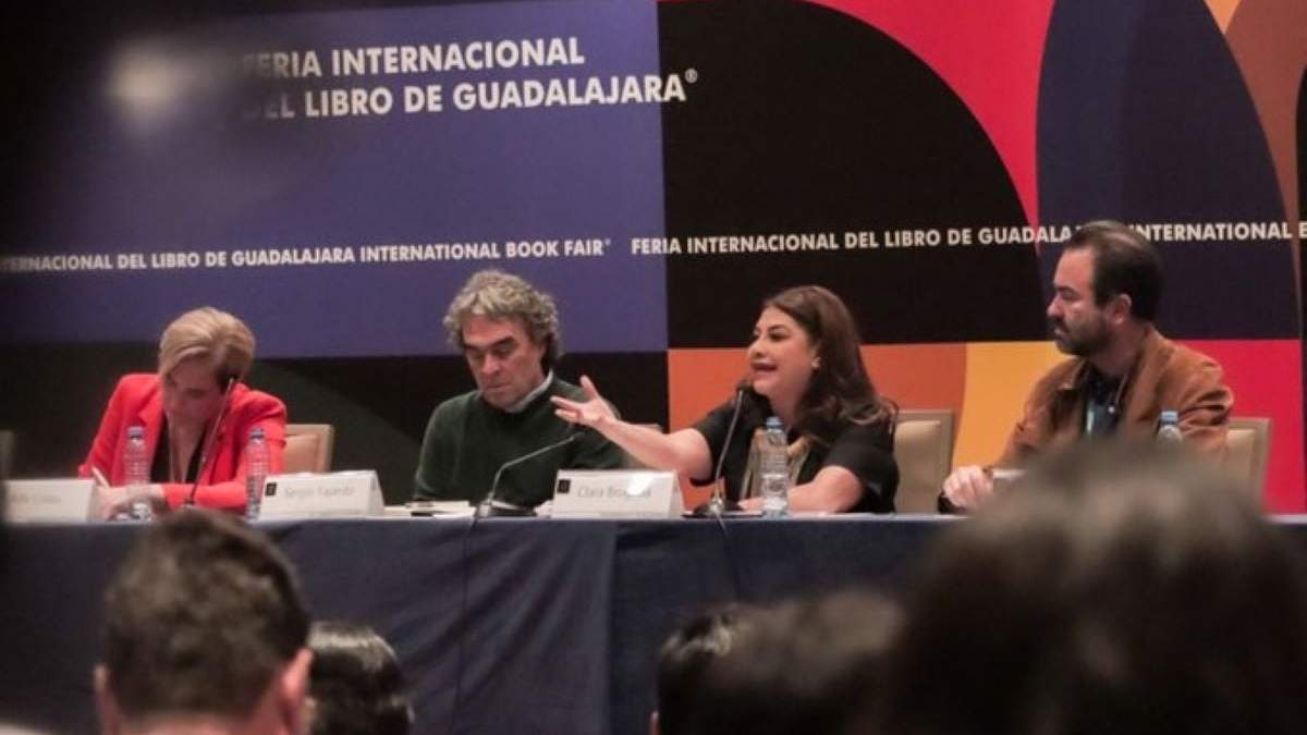 Clara Brugada, precandidata de Morena a la CDMX, asiste a la FIL Guadalajara