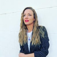 Geraldine Neumann elige el accesorio del momento para realzar cualquier look de otoño