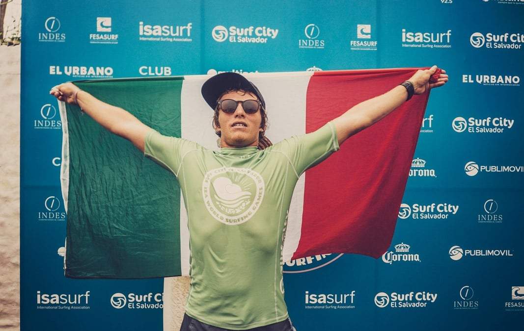 Cleland. Surfear sin nada