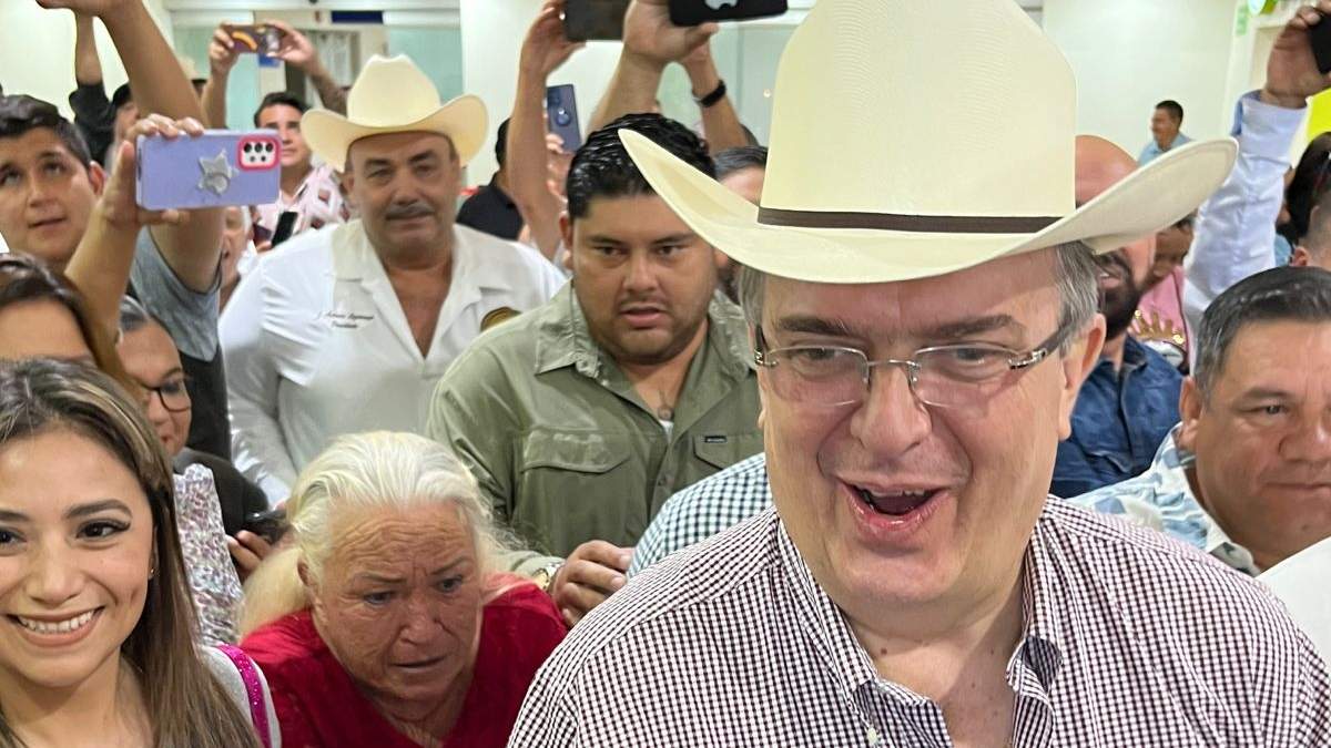 Marcelo Ebrard llega a Mazatlán, Sinaloa
