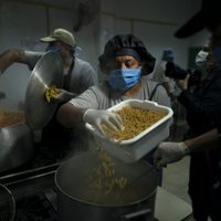 ¡Cuarentena y empatía! El Gobierno duplicó alimentos y asistencia social para paliar el coronavirus