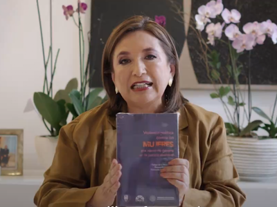 Xóchitl Gálvez envía a AMLO manual y libro sobre violencia política de género